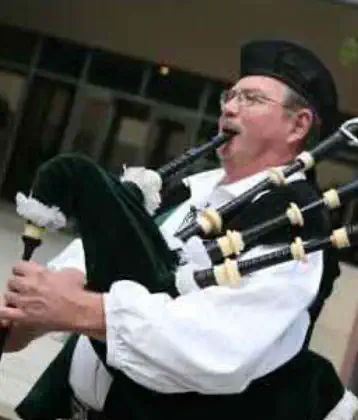 Bagpiper