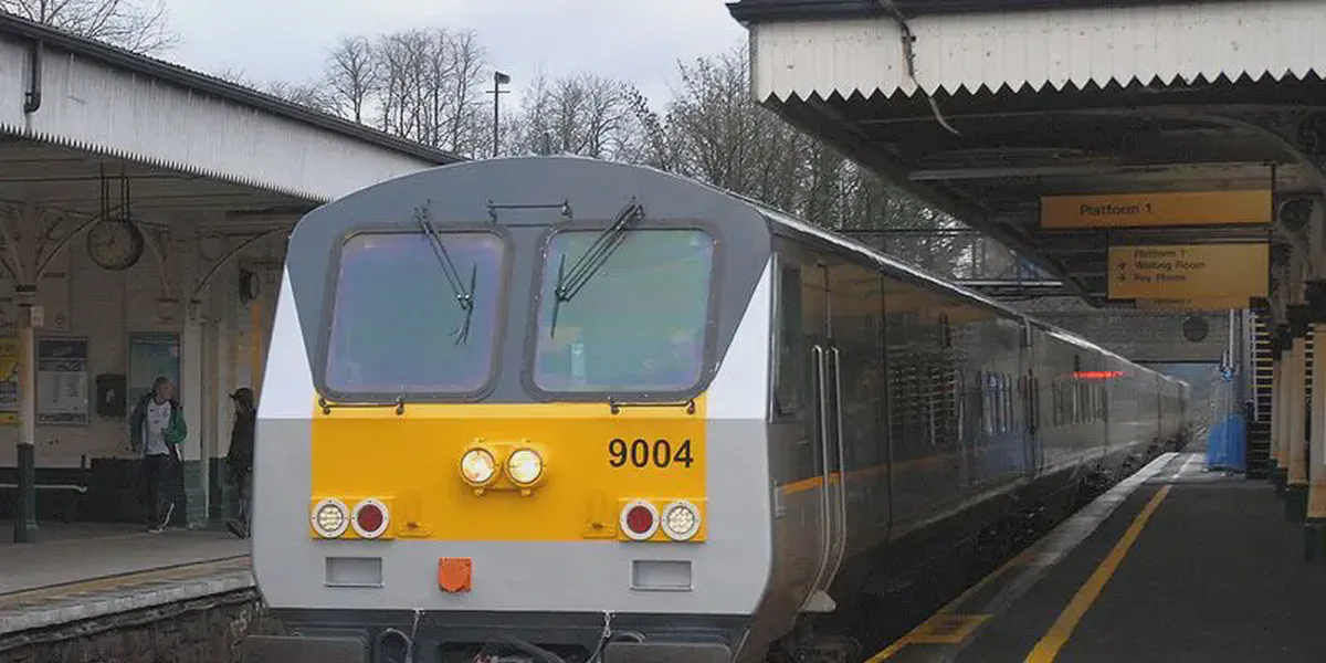 /images/tich/800px-Enterprise_Train_Lisburn_2007.webp