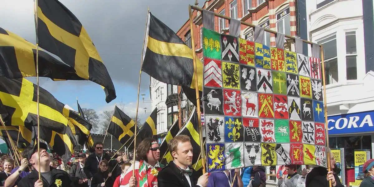 /images/tich/St._David's_Day_parade,_Cardiff_-_geograph.org.uk_-_3867279.webp